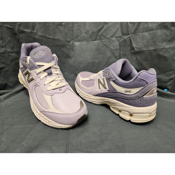 New Balance 2002 Sneakers GC2002PK Mesh Purple White Girls Size 5 NEW IN BOX! - Picture 1 of 11
